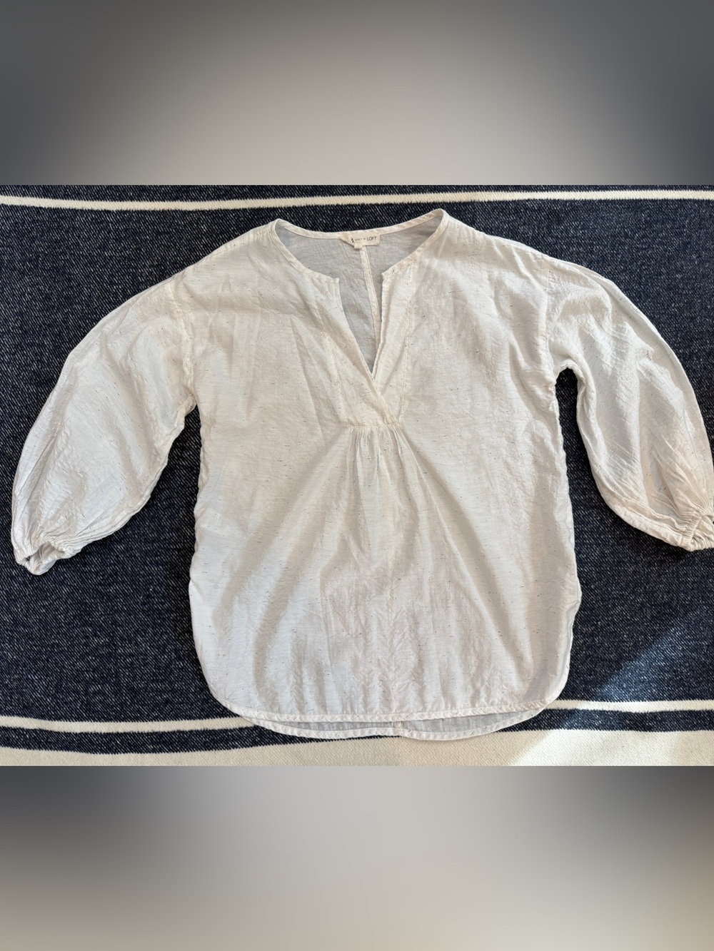 LOFT Lou & Grey White V Neck Tunic Women’s Size XS Flowy Beachy Top
